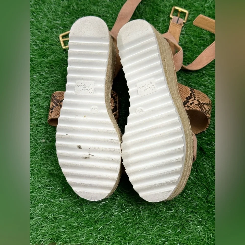Crown vintage ladies‎ Snake Print platform sandals